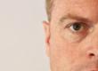 zu sehen ist ein Hälfte des Gesichtes mit einem Auge und Nase