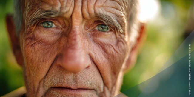 ipcl-bei-alterssichtigkeit-presbyopie-scharf-sehen-in-jede-entfernung-ohne-brille Nahaufnahme vom Gesicht eines alten Mannes zum Thema IPCL bei Alterssichtigkeit (Presbyopie): Scharf sehen in jeder Entfernung ohne Brille